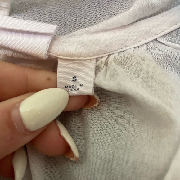 GAP White Ruffled Blouse - Picture 2 of 2